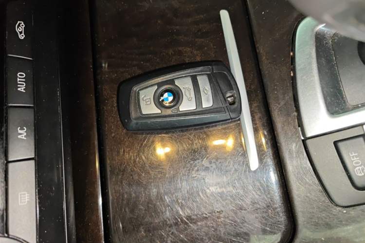 Used BMW 5 Series 2017 525Li Leading Model Vehicle Key