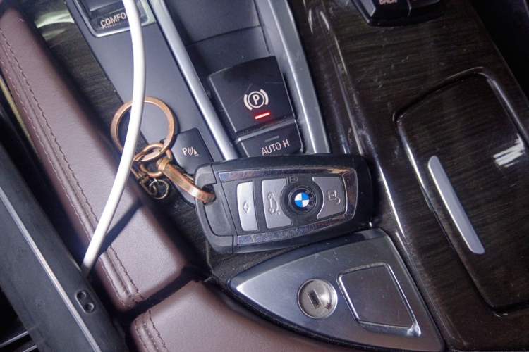 Used BMW 5 Series 2017 525Li Luxury Design Package Vehicle Key