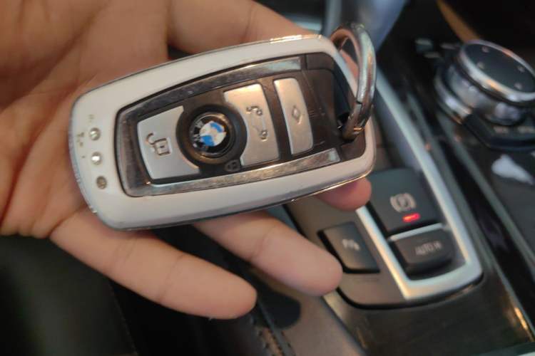 Used BMW 5 Series 2017 525Li Luxury Design Package Vehicle Key