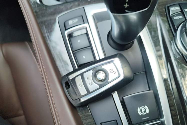 Used BMW 5 Series 2017 525Li Luxury Design Package Vehicle Key