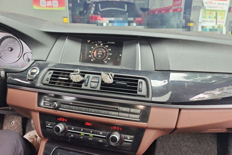 Used BMW 5 Series 2017 520Li Elegant Edition Audio And AC Panel