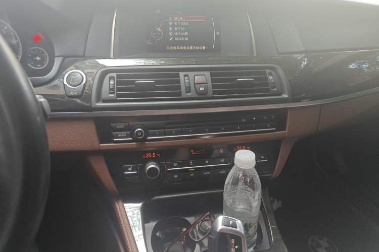 Used BMW 5 Series 2017 525Li Leading Model Audio And AC Panel