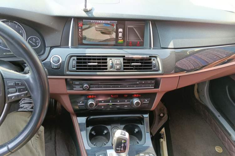Used BMW 5 Series 2017 520Li Elegant Edition Audio And AC Panel
