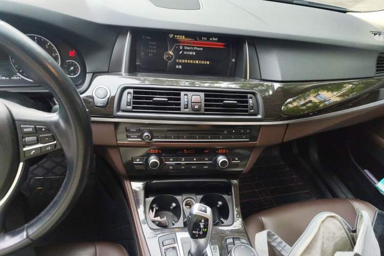 Used BMW 5 Series 2017 525Li Luxury Design Package Audio And AC Panel
