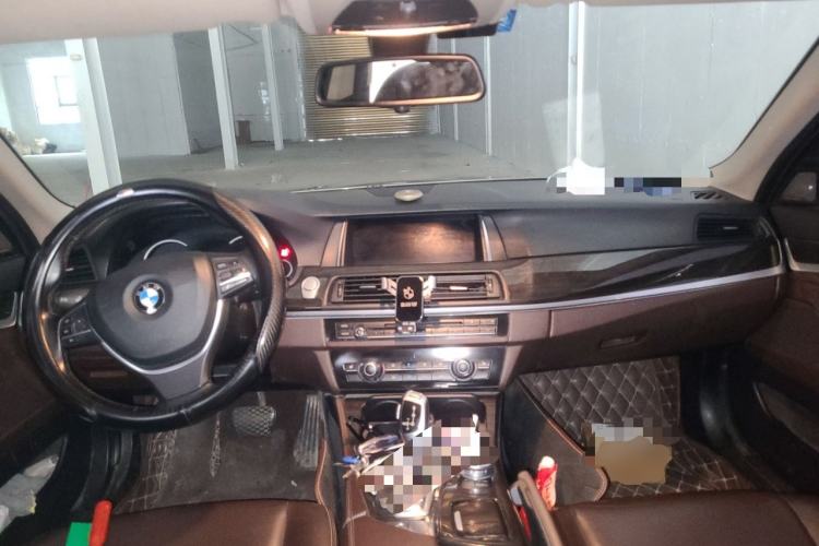 Used BMW 5 Series 2017 525Li Luxury Design Package Center Console