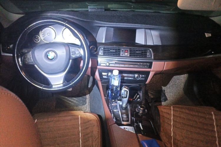 Used BMW 5 Series 2017 525Li Leading Model Center Console