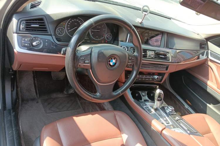 Used BMW 5 Series 2017 520Li Elegant Edition Center Console