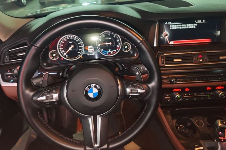 Used BMW 5 Series 2017 528Li Leading Model Center Console