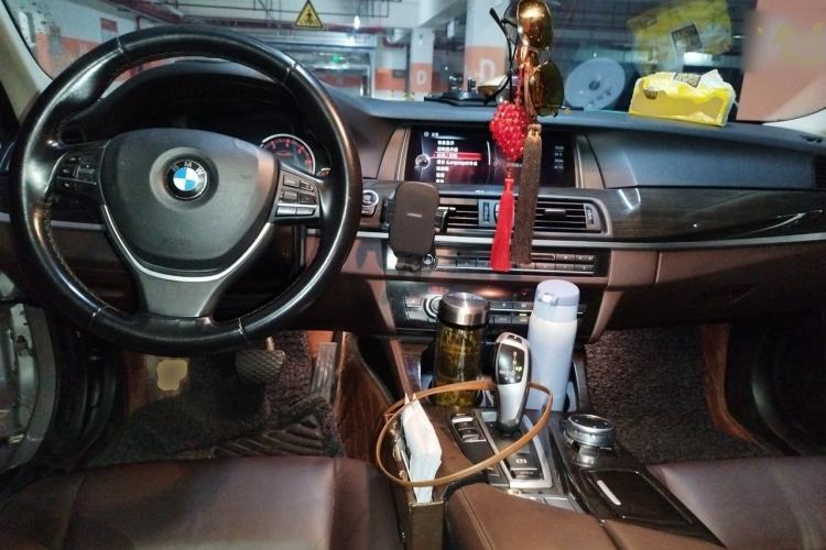Used BMW 5 Series 2017 525Li Luxury Design Package Center Console