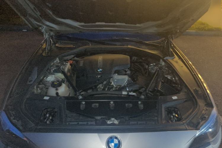 Used BMW 5 Series 2017 520Li Elegant Edition Engine Bay