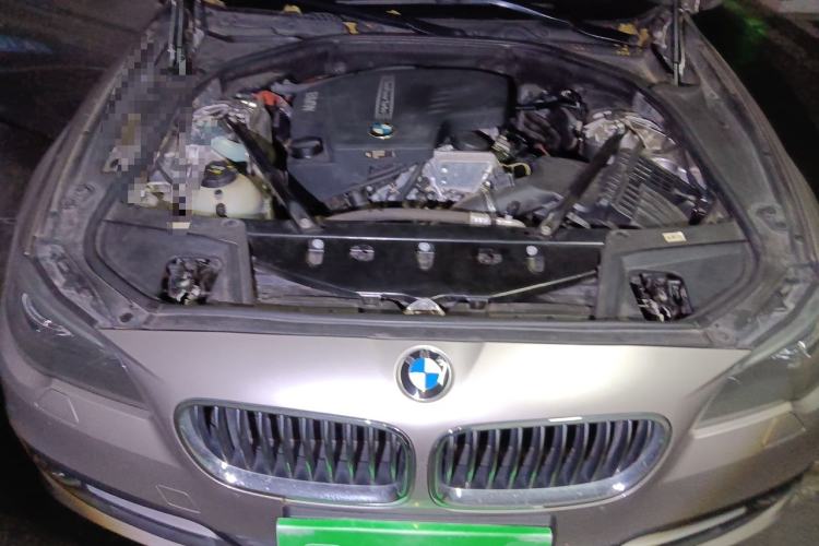 Used BMW 5 Series 2017 520Li Elegant Edition Engine Bay