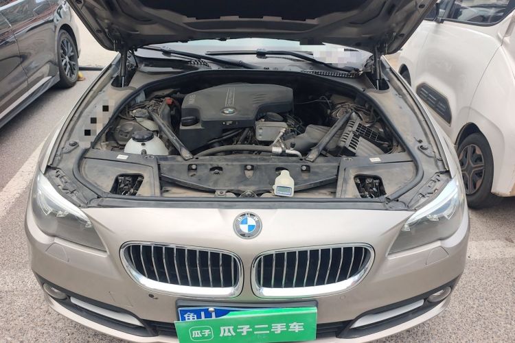 Used BMW 5 Series 2017 528Li xDrive Leading Model Engine Bay