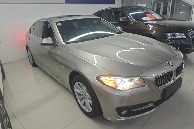 Used BMW 5 Series 2017 520Li Elegant Edition Front Right 45 Deg