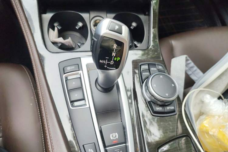 Used BMW 5 Series 2017 525Li Luxury Design Package Gear Lever