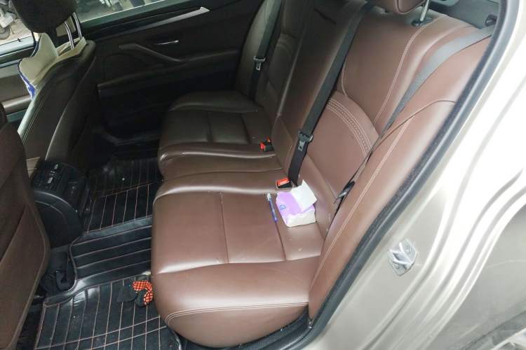 Used BMW 5 Series 2017 525Li Luxury Design Package Left Rear Seat
