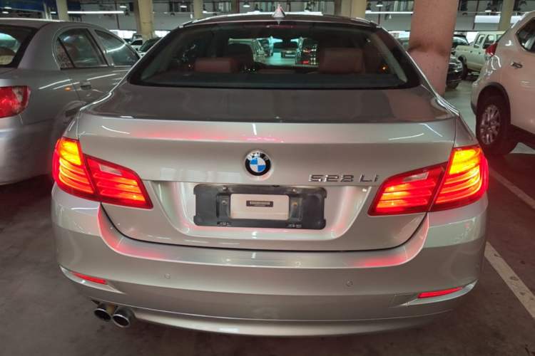 Used BMW 5 Series 2017 528Li Leading Model Rear