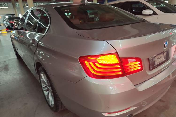 Used BMW 5 Series 2017 528Li Leading Model Rear Left 45 Deg