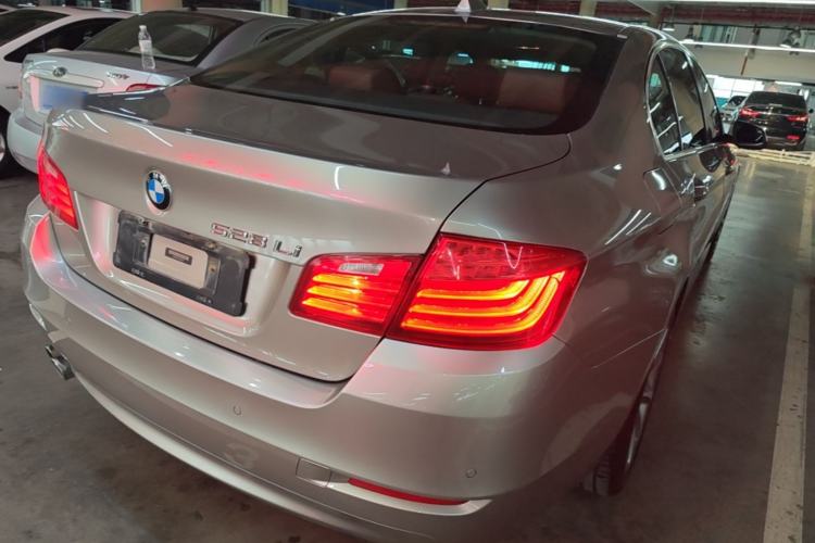 Used BMW 5 Series 2017 528Li Leading Model Rear Right 45 Deg