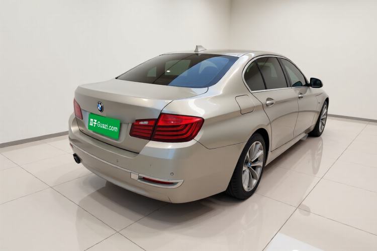Used BMW 5 Series 2017 528Li xDrive Leading Model Rear Right 45 Deg