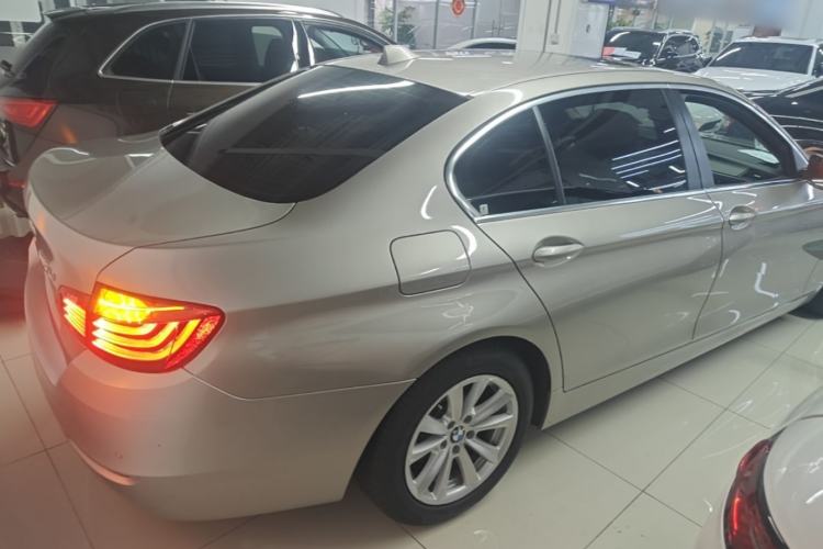 Used BMW 5 Series 2017 520Li Elegant Edition Rear Right 45 Deg