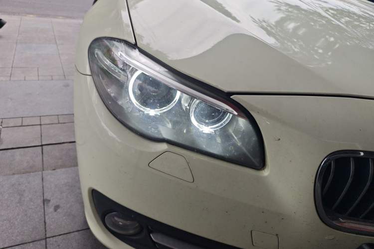 Used BMW 5 Series 2017 520Li Elegant Edition Right Front Headlight