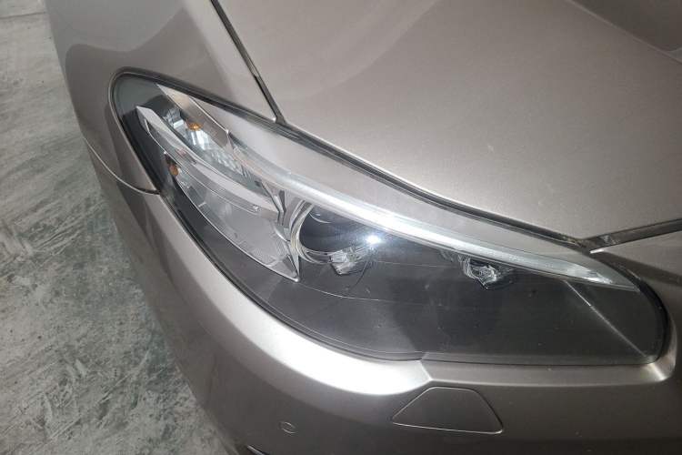 Used BMW 5 Series 2017 525Li Luxury Design Package Right Front Headlight