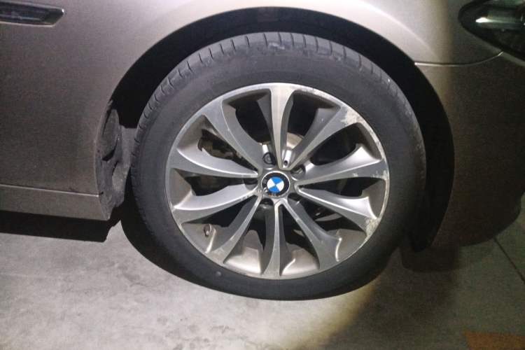 Used BMW 5 Series 2017 525Li Leading Model Right Front Wheel Hub