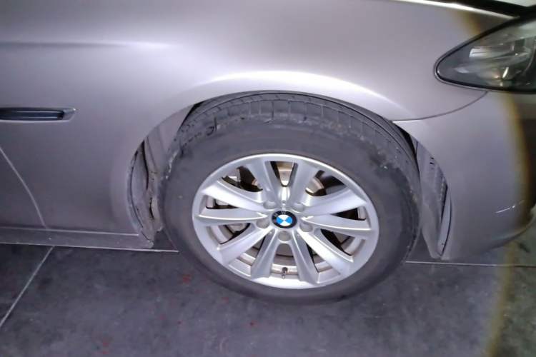 Used BMW 5 Series 2017 520Li Elegant Edition Right Front Wheel Hub
