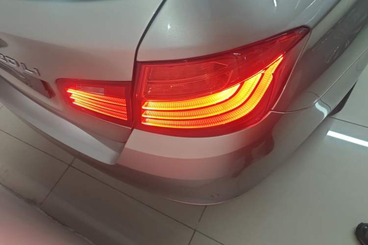 Used BMW 5 Series 2017 520Li Elegant Edition Right Rear Taillight