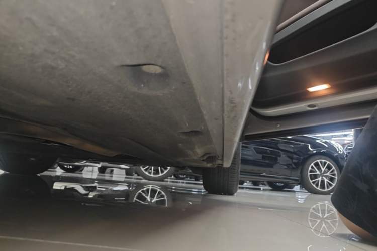 Used BMW 5 Series 2017 520Li Elegant Edition Right Side Sill