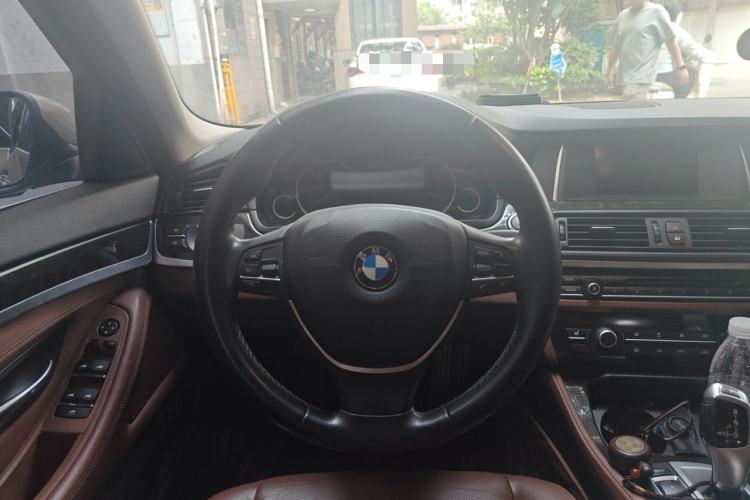 Used BMW 5 Series 2017 525Li Leading Model Steering Wheel