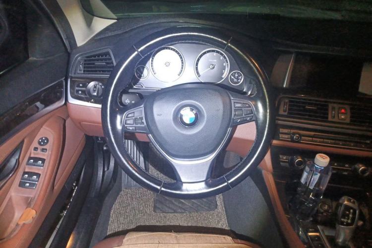 Used BMW 5 Series 2017 525Li Leading Model Steering Wheel
