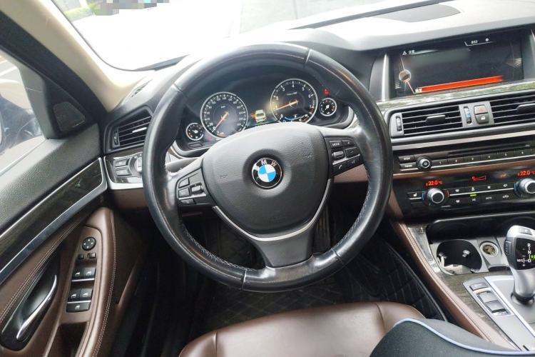 Used BMW 5 Series 2017 525Li Luxury Design Package Steering Wheel