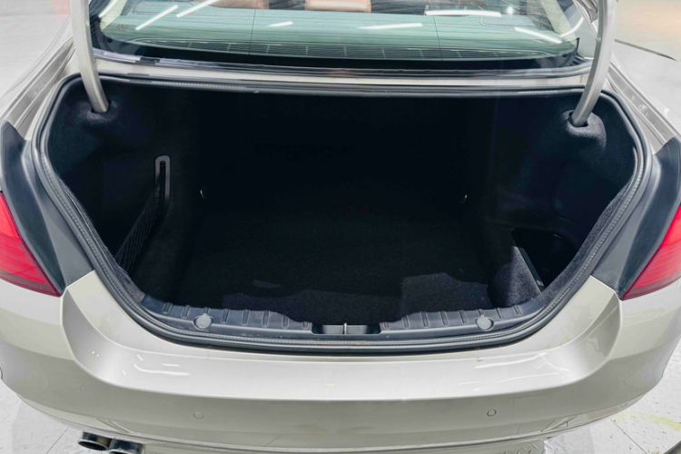 Used BMW 5 Series 2017 528Li Leading Model Trunk