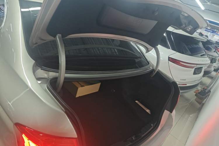Used BMW 5 Series 2017 520Li Elegant Edition Trunk