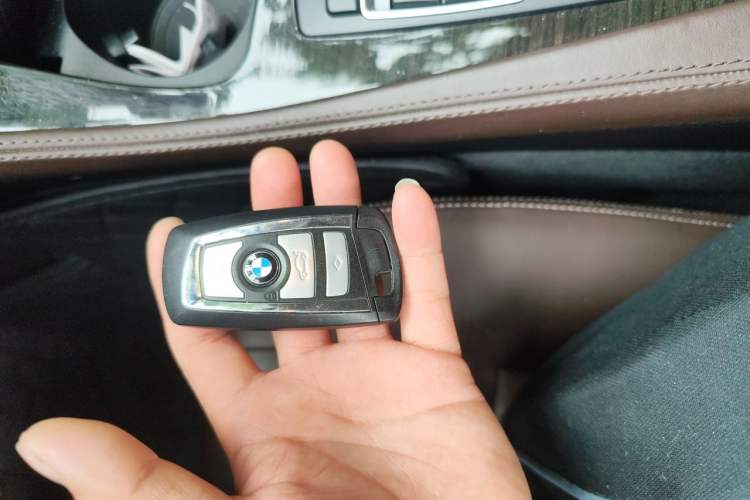 Used BMW 5 Series 2017 525Li Luxury Design Package Vehicle Key