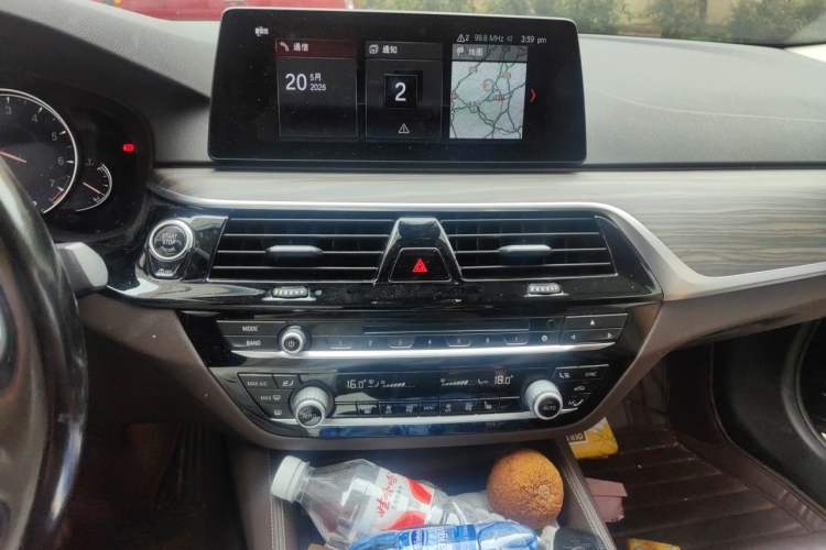 Used BMW 5 Series 2018 530Li Leading Edition Luxury Package Audio And AC Panel