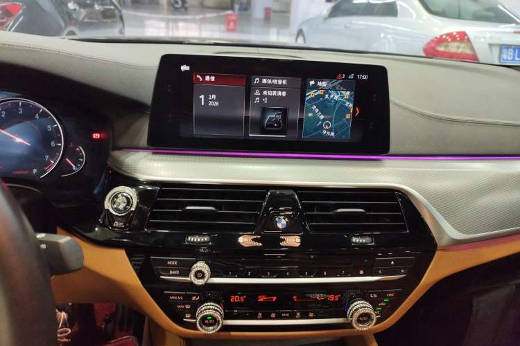 Used BMW 5 Series 2018 525i M Sport Package Audio And AC Panel