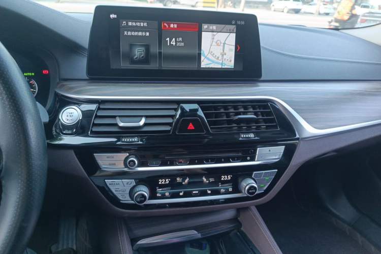 Used BMW 5 Series 2018 Revised Version 530Li Leading Edition Luxury Package Audio And AC Panel