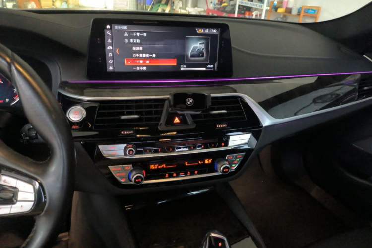 Used BMW 5 Series 2018 525Li M Sport Package Audio And AC Panel