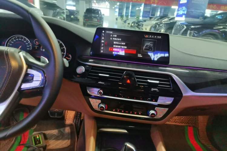 Used BMW 5 Series 2018 Restyled 530Li Leading Edition M Sport Package Audio And AC Panel