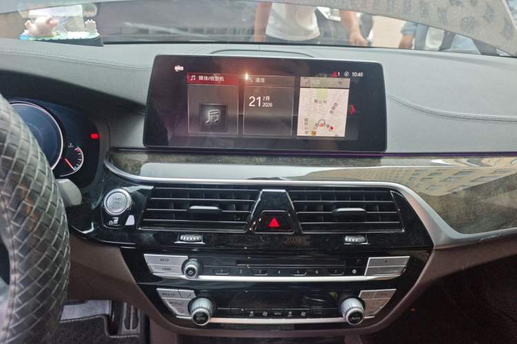 Used BMW 5 Series 2018 525Li M Sport Package Audio And AC Panel