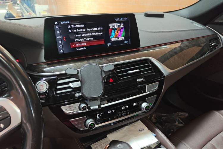 Used BMW 5 Series 2018 525Li M Sport Package Audio And AC Panel