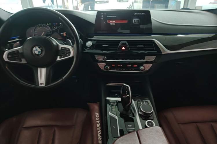 Used BMW 5 Series 2018 530Li Leading Model M Sport Package Audio And AC Panel
