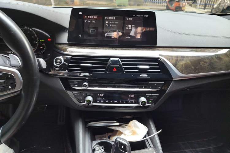 Used BMW 5 Series 2018 530Li Luxury Edition M Sport Package Audio And AC Panel