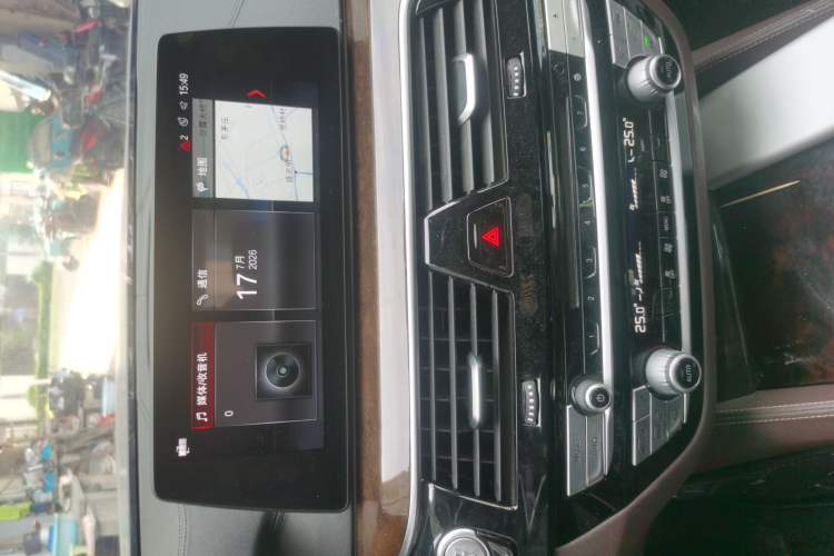 Used BMW 5 Series 2018 525Li Luxury Package Audio And AC Panel