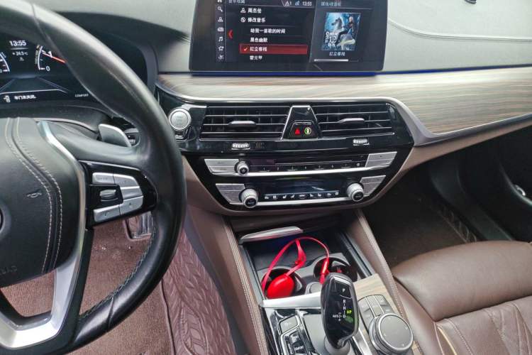 Used BMW 5 Series 2018 Revised 540Li Executive Edition Audio And AC Panel