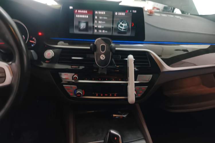 Used BMW 5 Series 2018 525Li M Sport Package Audio And AC Panel