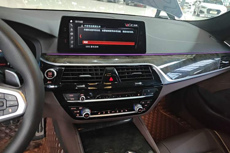 Used BMW 5 Series 2018 530Li xDrive M Sport Package Audio And AC Panel