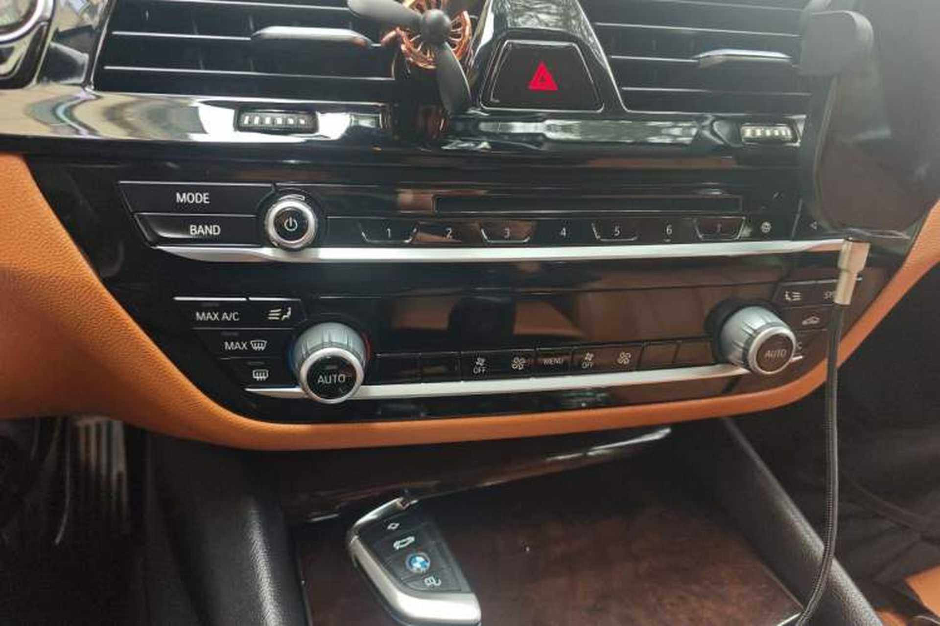 Used BMW 5 Series 2018 528Li Launch Special Edition Audio And AC Panel